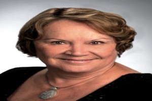 Portrait of author Dinah Shelton